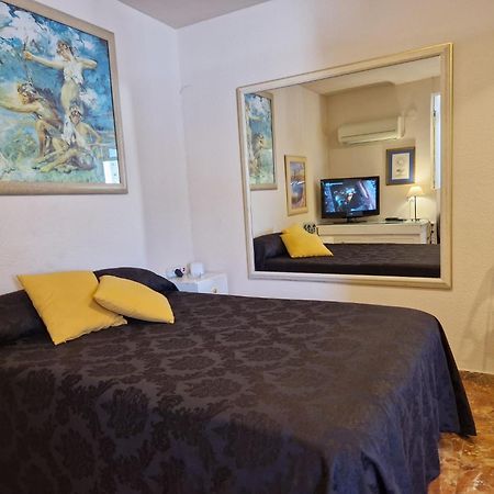Style Apartments City Center Валенсія Екстер'єр фото